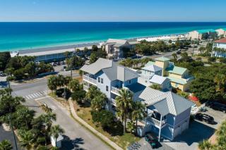 Sandy Heels Lux Home with Pool - 9