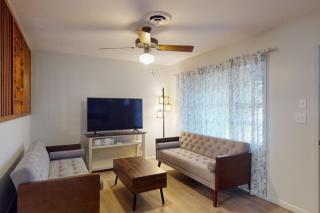 Bluebonnet Bungalow Cozy Navasota Getaway - 5