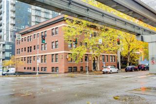 2 Mi to Lumen Field Cozy Downtown Couples Studio - 7