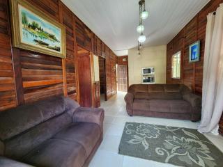 Casa Bombas para até 12 pessoas, 3 dormitórios com Ar Condicionado - 4