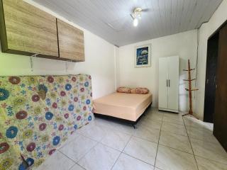 Casa Bombas para até 12 pessoas, 3 dormitórios com Ar Condicionado - 1