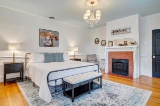 Levi Hall Cow Suite - 4