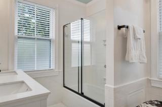 Levi Hall Cow Suite - 7