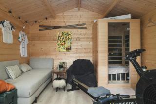 Stylish Central 4-Bedroom House with Hot Tub, Sauna and Garden - 1