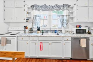 Walking Distance to Casino! Stay in prime location - 9