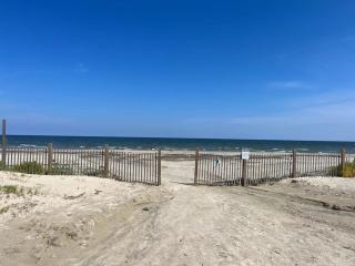 3rd Home From Private Beach Access - 5