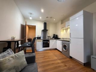 Modern 2BR Flat in Bradford City Centre! - 4