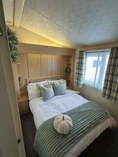 marine getaways caravan hire winchester - 9