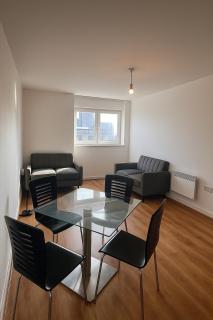 Joyful Group City Living 2- Bed Apartment near Piccadilly - 6