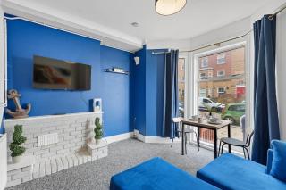 Lowestoft Seaside Escape by Eason Stays, Free Parking next to Sea Front - 4