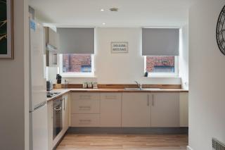 2 BR Apt By Eason Stays Short Lets & Serviced Accommodation Kelham Island Sheffield With Free Wifi - 2