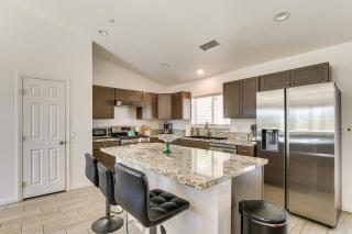 Heart of Dtwn Desert Hot Springs! Stylish Retreat - 3