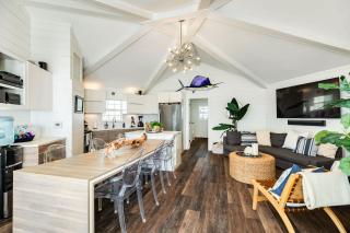 Stylish Wave Watcher - Direct Oceanview Near Jetty - 5