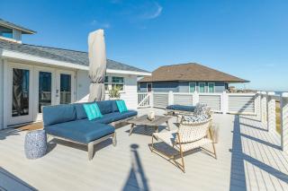 Stylish Wave Watcher - Direct Oceanview Near Jetty - 1