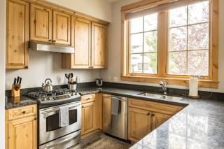 Lone Peak Townhome 5 - 8