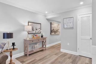 7104 Harbourside 1 - 3