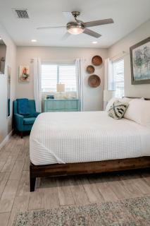 Cozy Coastal Cottages of Dunedin - 1