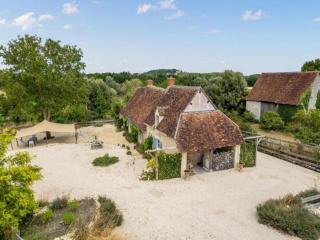 Spacious holiday farm in the Loire Valley - 2