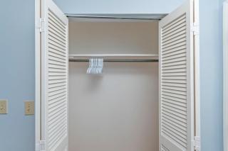 3 min walk to beach, 2 person hot tub, 1 mile drive to airport - 2