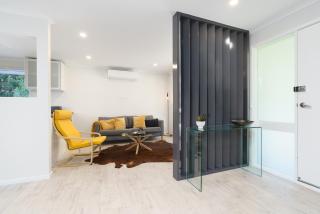 Stylish 3Bedroom Escape in South Canberra - Hosted by Canstay - 1