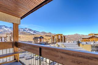 Ski-in and Ski-out Val Thorens Apt for 6 - 9