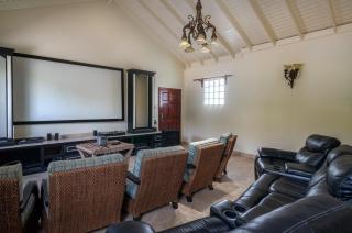 Ridge Royale with Mountain View, Waterfalls, Hot Tub and Home Cinema - 5