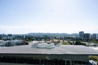 Skyline Serenity 2BR Apt with River & City Views - 7