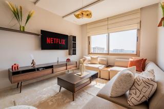 CMN 5 min - Pool - self check-in - 5