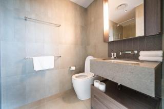 Luxury Waterview 2B2B Apt wt High Floor in QW - 8