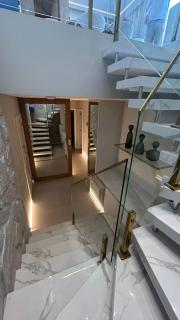 Luxuosa Cobertura Duplex com Jacuzzi e Vista para o Mar - 8