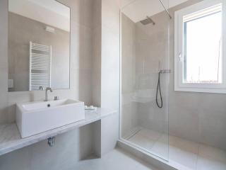 Urban apartment with private terrace - 7