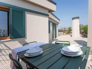 Urban apartment with private terrace - 3