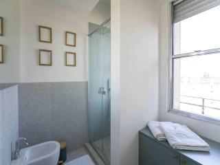 Skyline view apartment in heart of Milan - 8