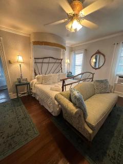 Sunday Morning at Savannahs - 3