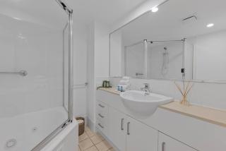 Ocean Vista Retreat - Walk to Mooloolaba & Alex - 1