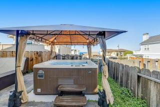 The Ocean View on Monterey Bay, Hot Tub! King Bed! - 5