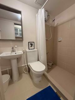 Urban Oasis Cozy Studio at Berkeley Suites South Forbes Nuvali - 2