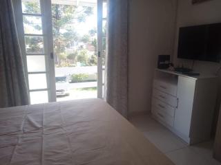 Casa em Ingleses - próximo á supermercados, padarias, farmácias e praia - 1