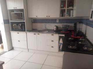 Casa em Ingleses - próximo á supermercados, padarias, farmácias e praia - 5