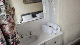 Winston House Guesthouse - 4