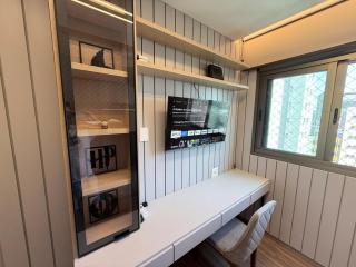 Savassi Luxury 2BR Pool and Home Office - 5