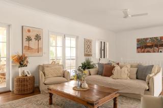 Elegant Queenslander Home with Tropical Pool Area - 8