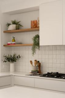 Elegant Queenslander Home with Tropical Pool Area - 3