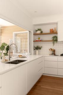 Elegant Queenslander Home with Tropical Pool Area - 6