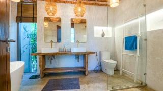 Recently renovated 3BR apartment near Layan Beach - 8