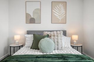 Modern 1BD Southbank Retreat Balcony Stunning Views - 4