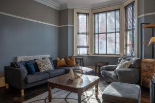 6 BDR House By Eason Stays Short Lets & Serviced Accommodation Derby With Free Parking - 4