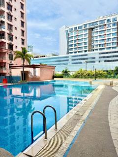 5 BEDROOMS PENTHOUSE VACATION HOME MARINA COURT KOTA KINABALU 15pax - 0