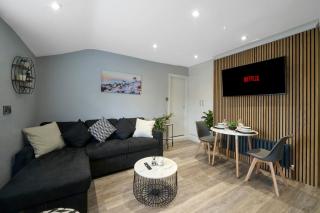 2 BDR Apt By Eason Stays Short Lets & Serviced Accommodation Denton Manchester With Free Parking - 9