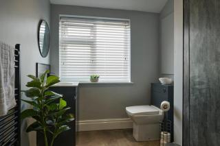 2 BDR Apt By Eason Stays Short Lets & Serviced Accommodation Denton Manchester With Free Parking - 5